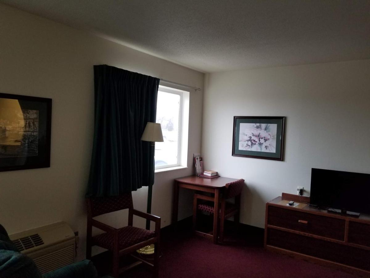 Bilmar Inn & Suites Dell Rapids Exterior photo