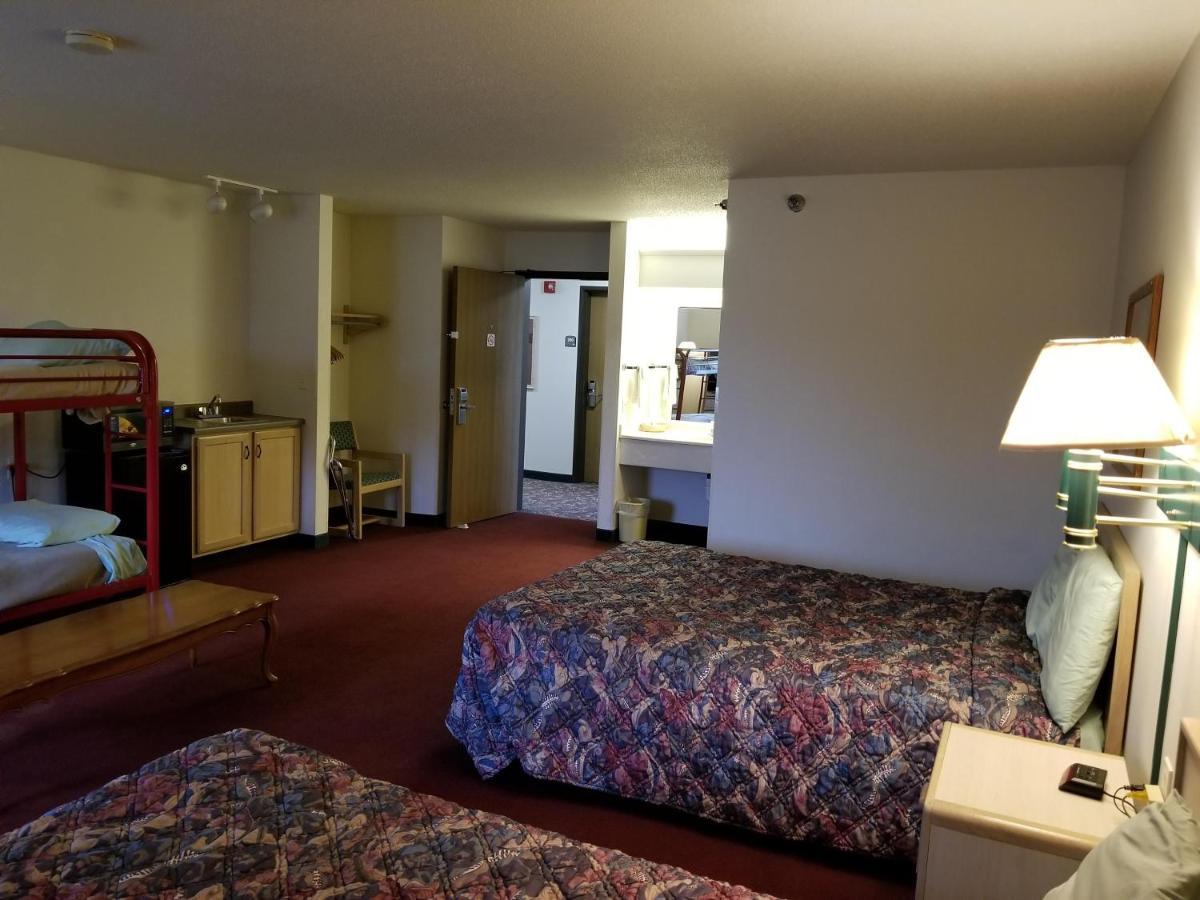 Bilmar Inn & Suites Dell Rapids Exterior photo