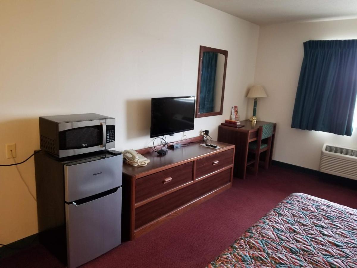 Bilmar Inn & Suites Dell Rapids Exterior photo