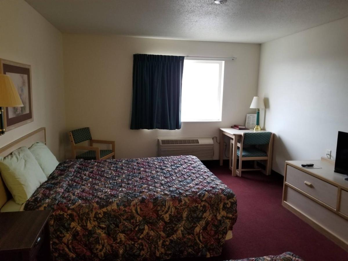 Bilmar Inn & Suites Dell Rapids Exterior photo