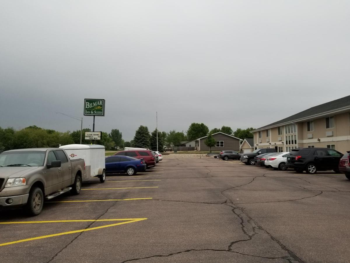 Bilmar Inn & Suites Dell Rapids Exterior photo