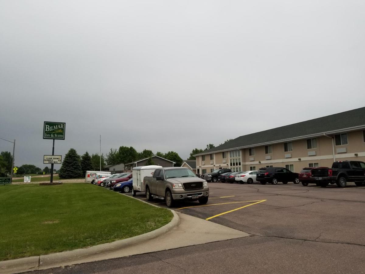 Bilmar Inn & Suites Dell Rapids Exterior photo